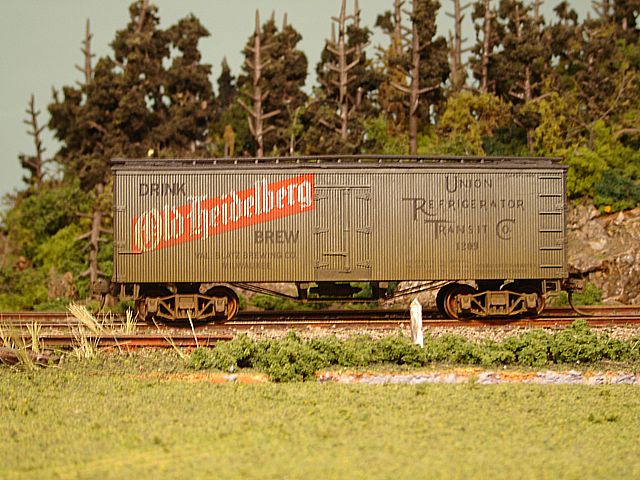 Old Heidelberg Beer Reefer #1209 Side View